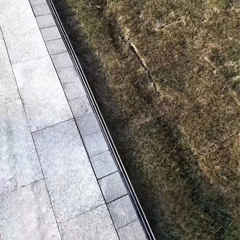 Skridsikker og slidstærk lineær drænkanal